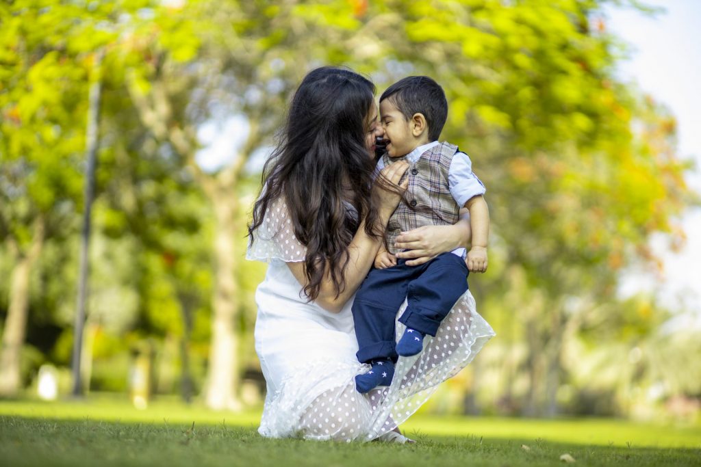 good moments with mother and son - best family photographer in dubai